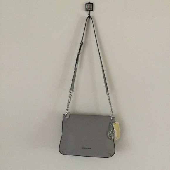 ⛔️SOLD⛔️ MICHAEL KORS Lillie Large Messenger Bag - Picture 3 of 15